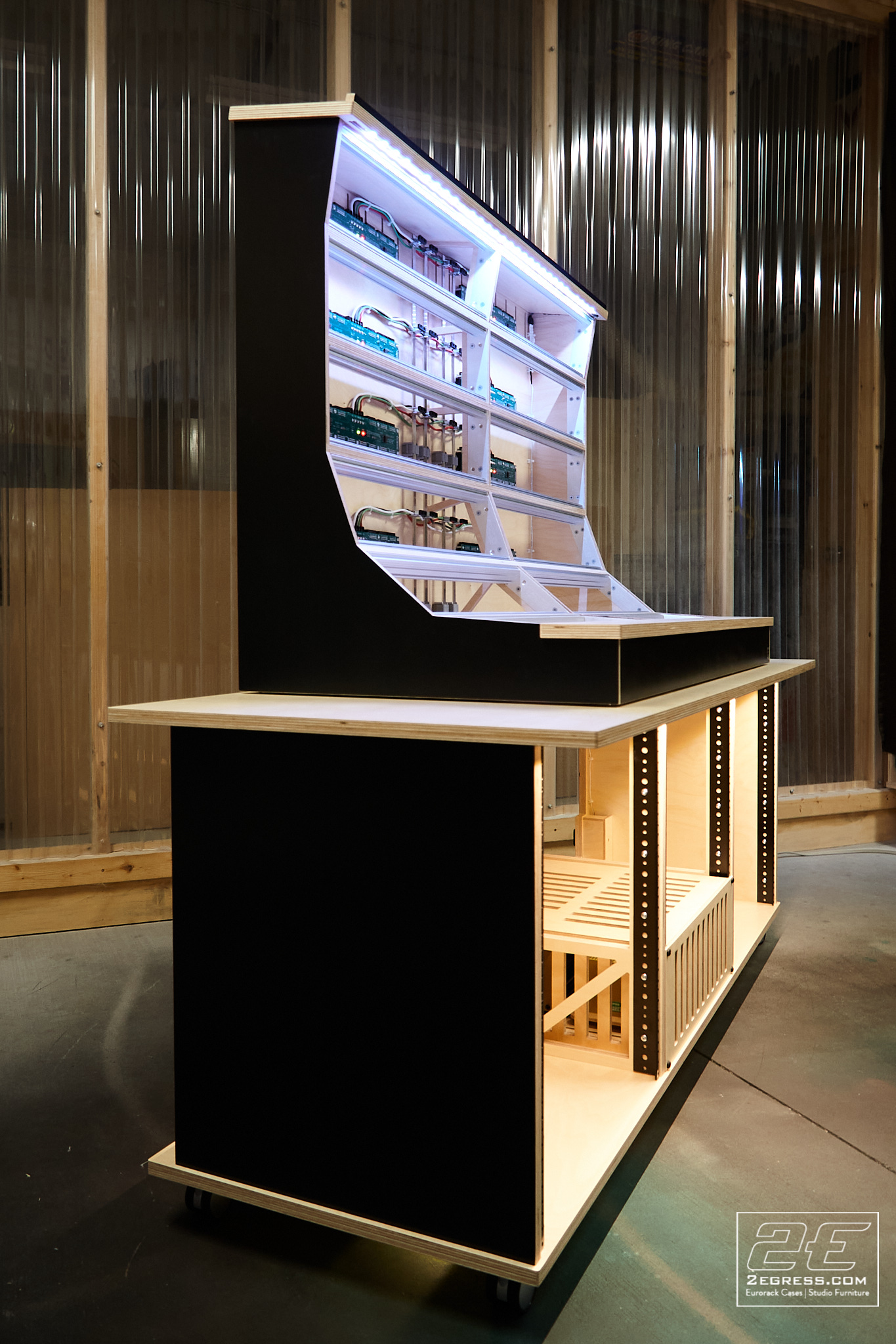 studio rack rover 2egress lev perrey