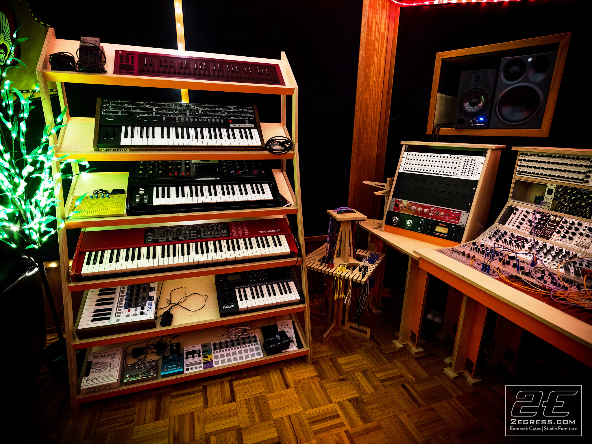 revolving eurorack cable hanger