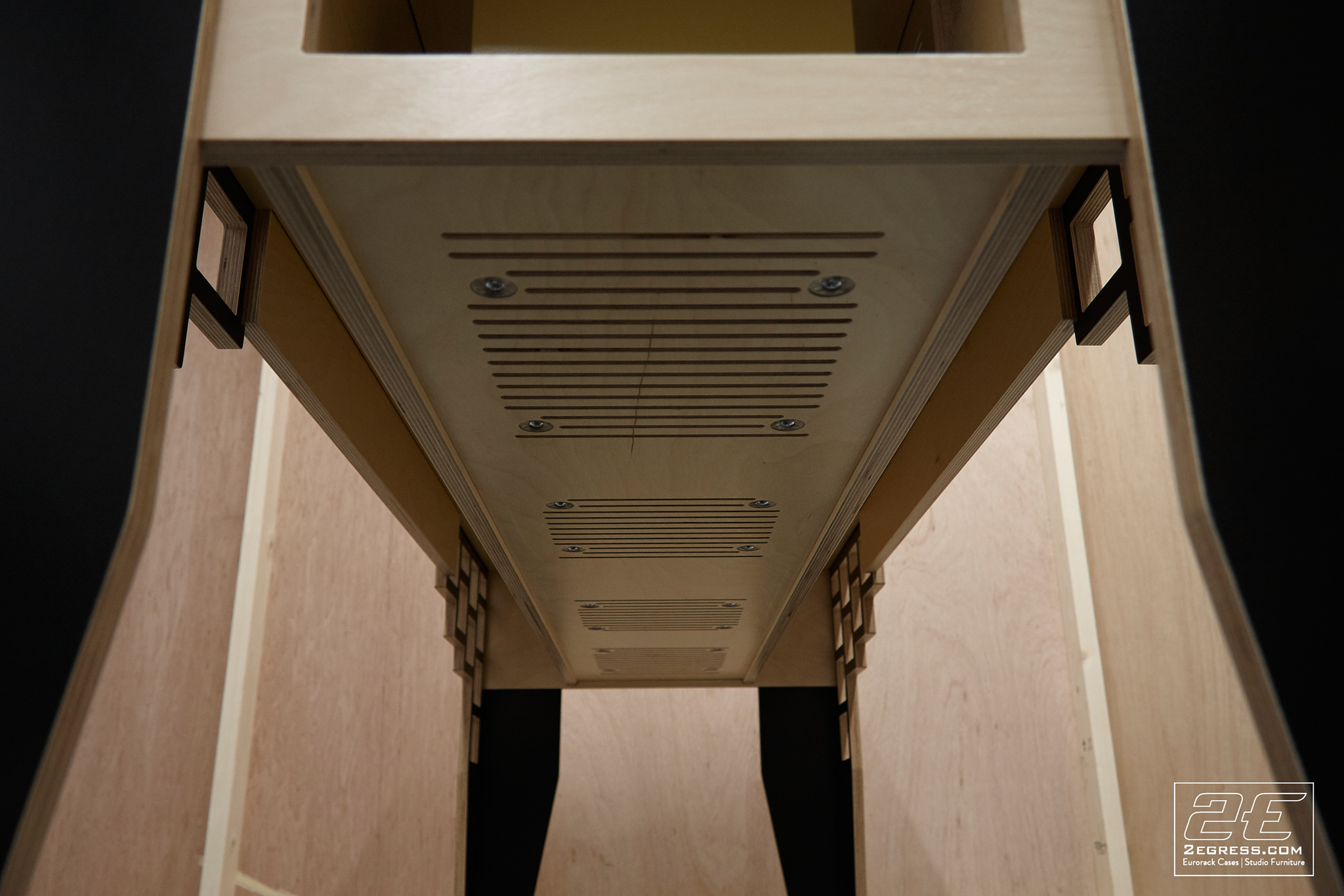 custom eurorack case power stand 2egress