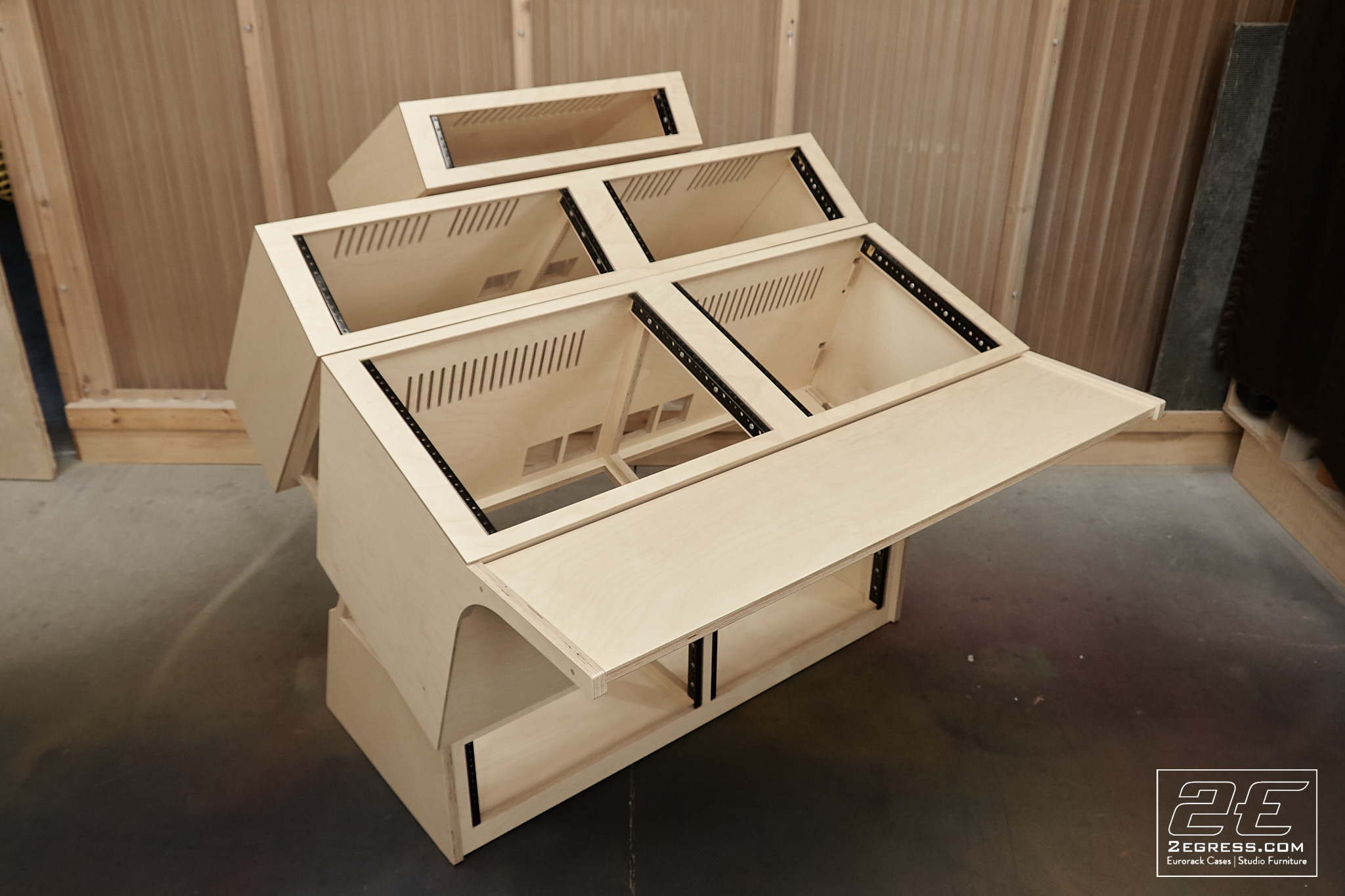 Masterimg Desk Josh Sebek 2Egress