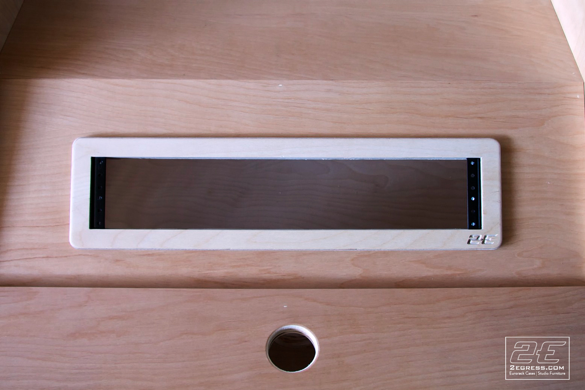 studio desk eclipse dual bay 2egress