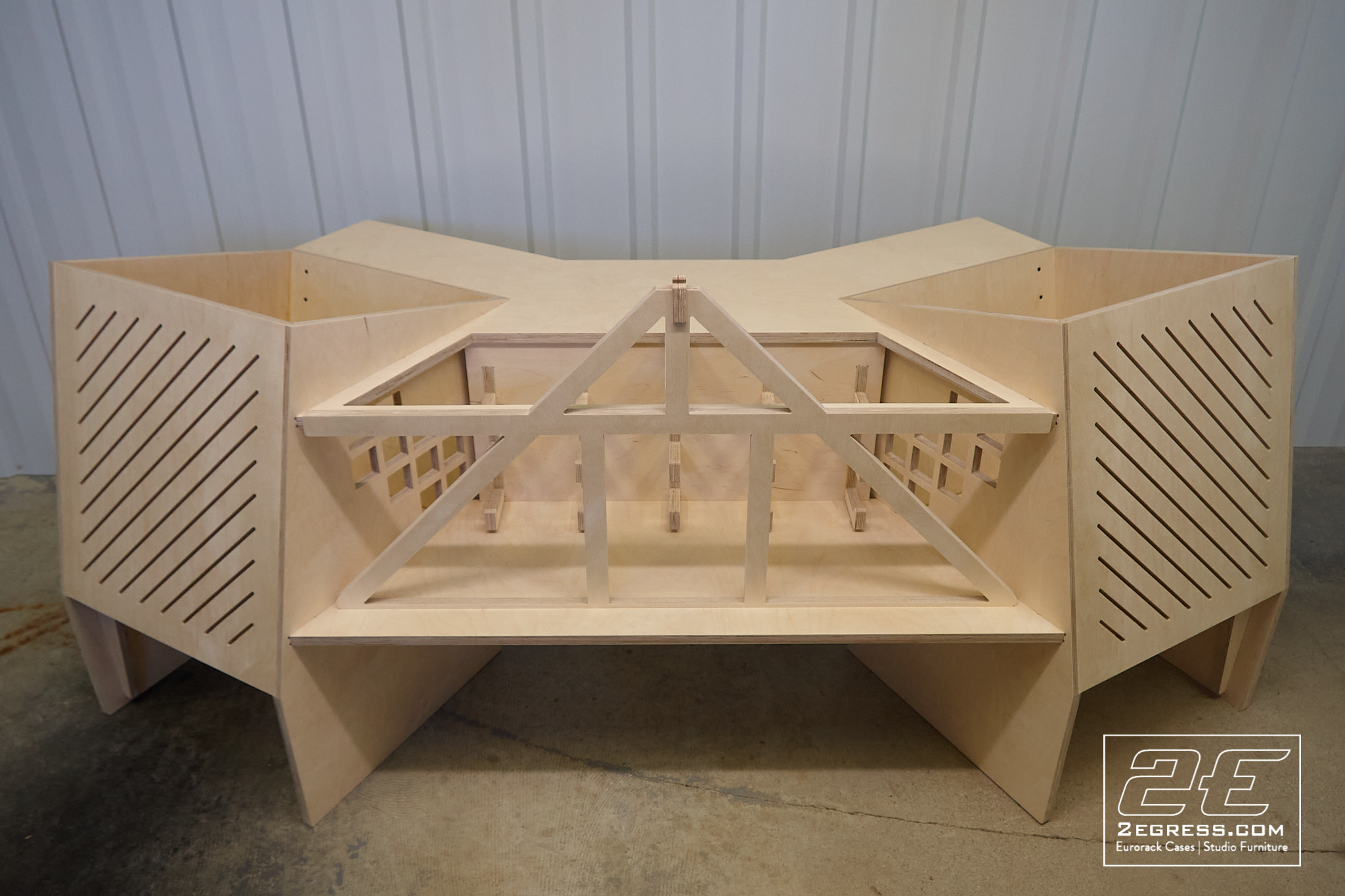 La Maîtresse studio desk 2egress