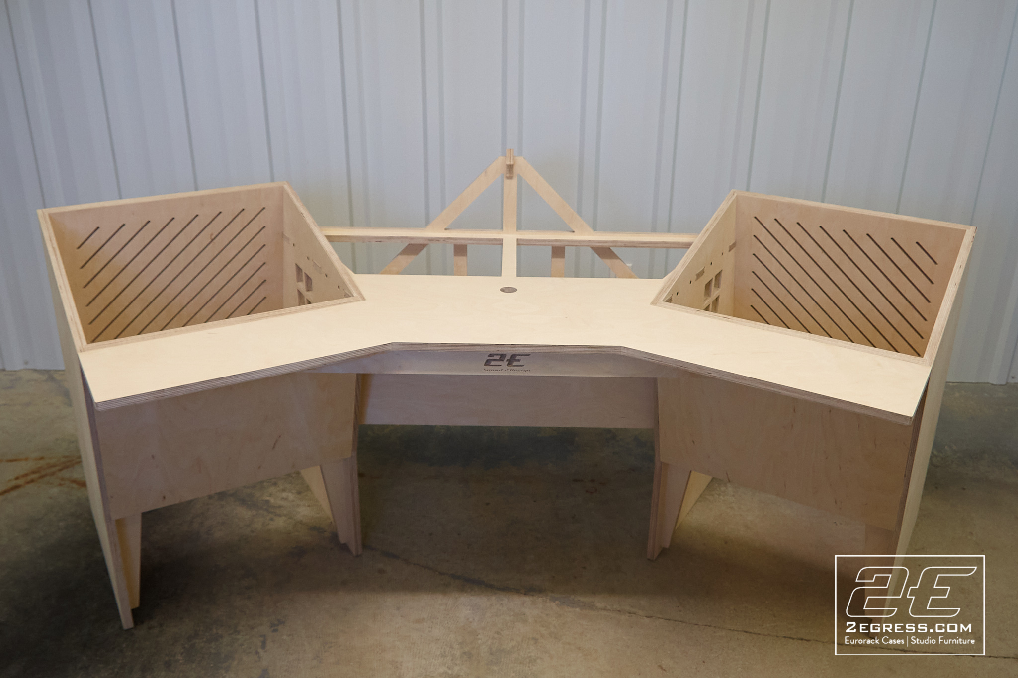 La Maîtresse studio desk 2egress