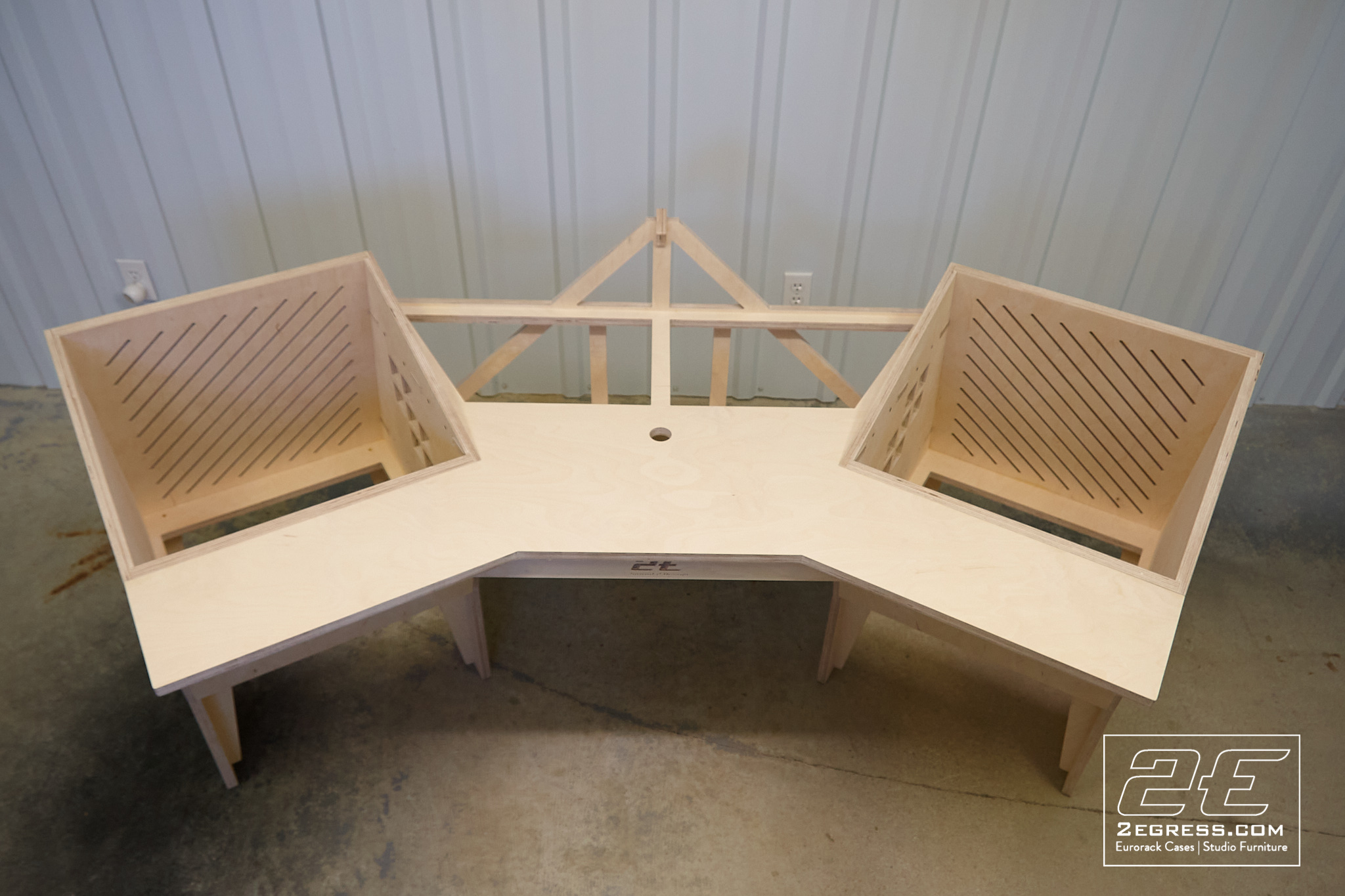 La Maîtresse studio desk 2egress