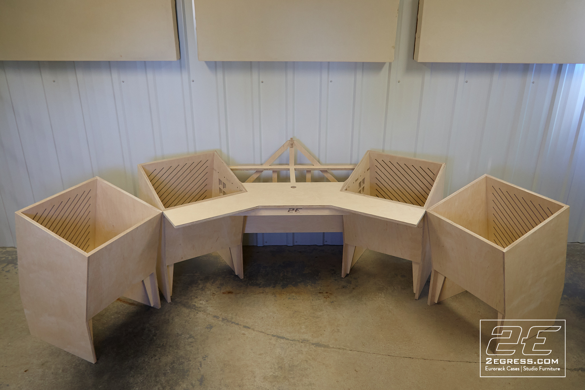 La Maîtresse studio desk 2egress