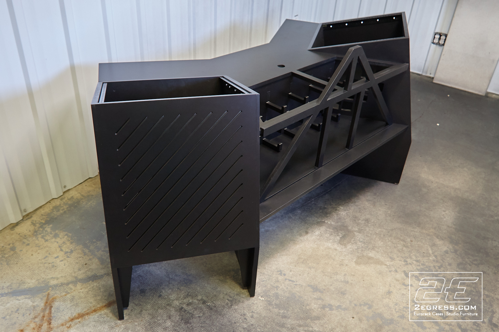 La Maîtresse studio desk 2egress