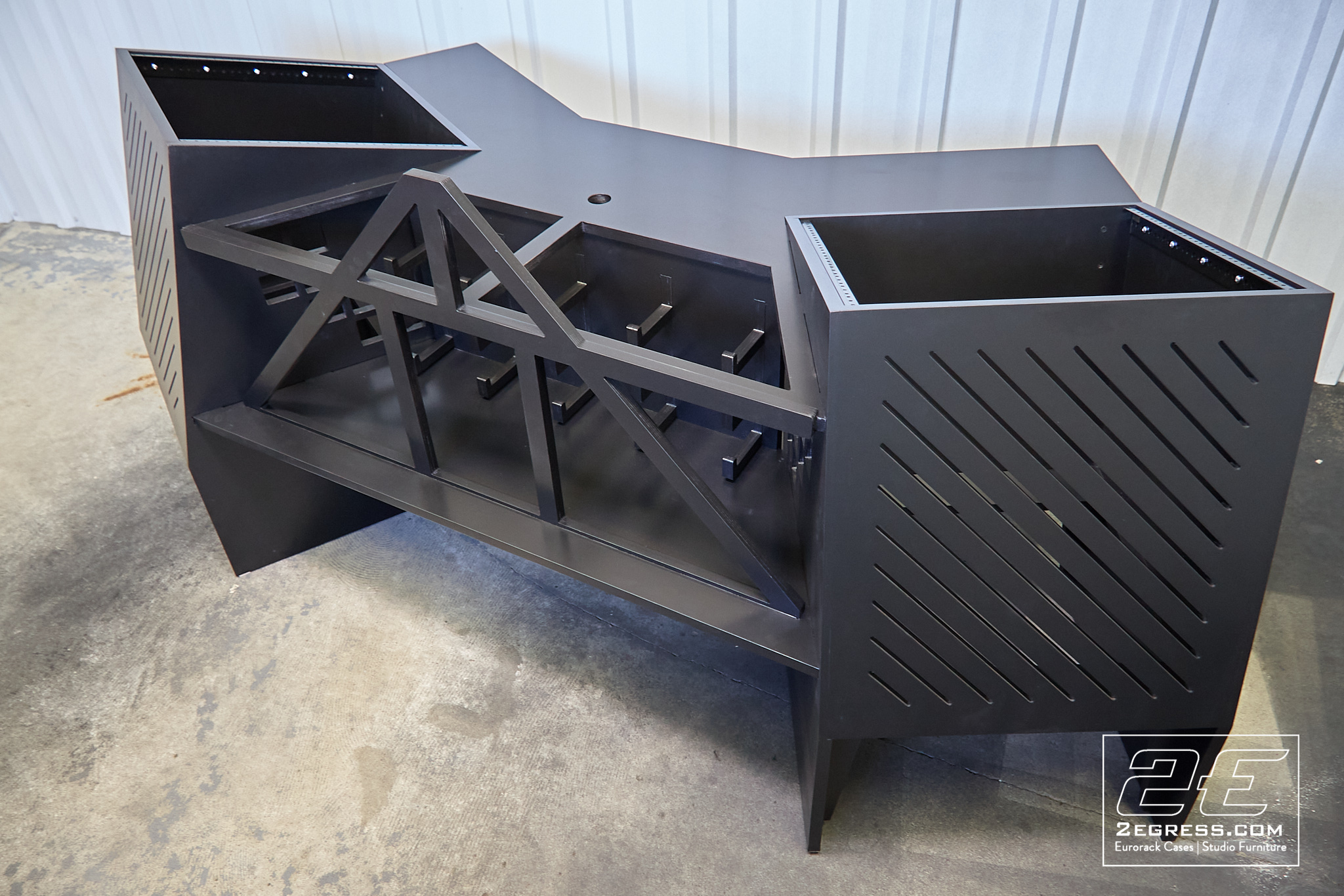 La Maîtresse studio desk 2egress