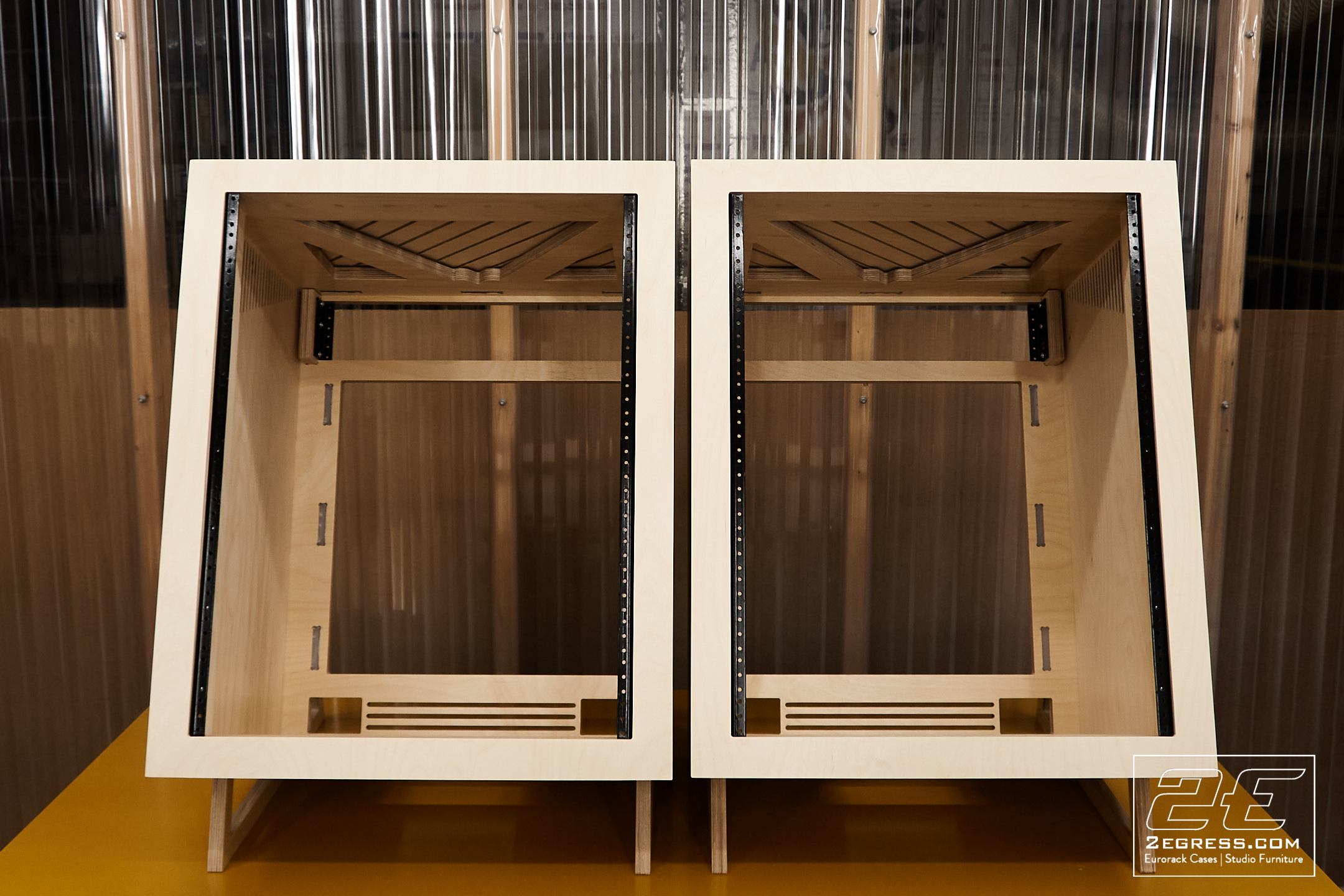 Lifttop.studio.equipment.racks.2egress