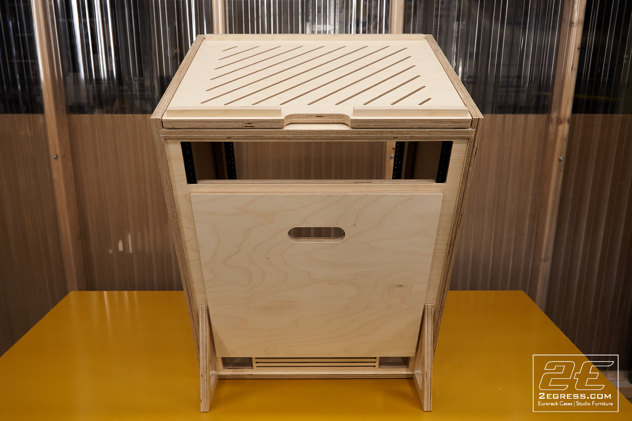 Stduio Rack | Lifttop | 2Egress