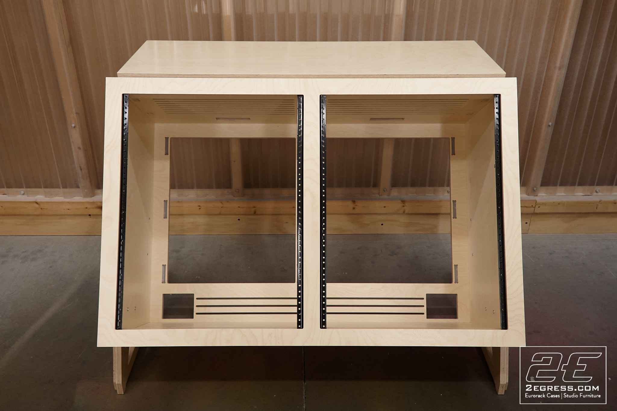 Studio Rack | Voyager II | 2Egress