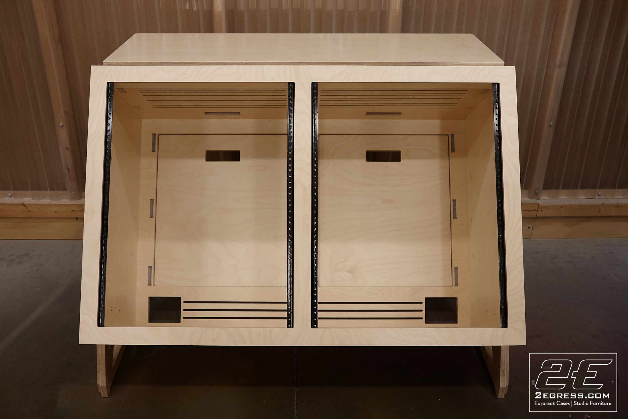 Studio Rack | Voyager II | 2Egress