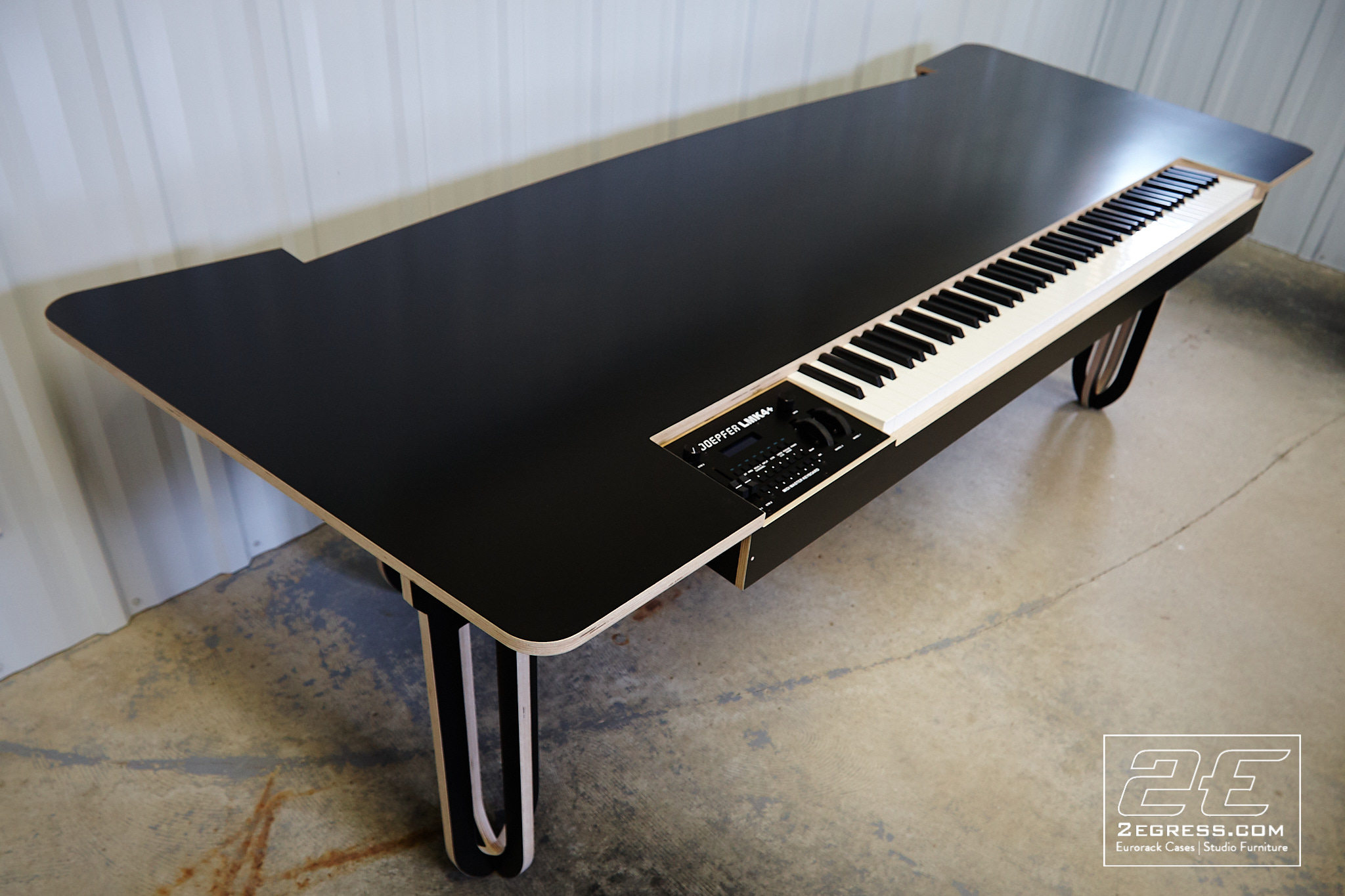 Studio desk doepfer lmk4+ 2Egress