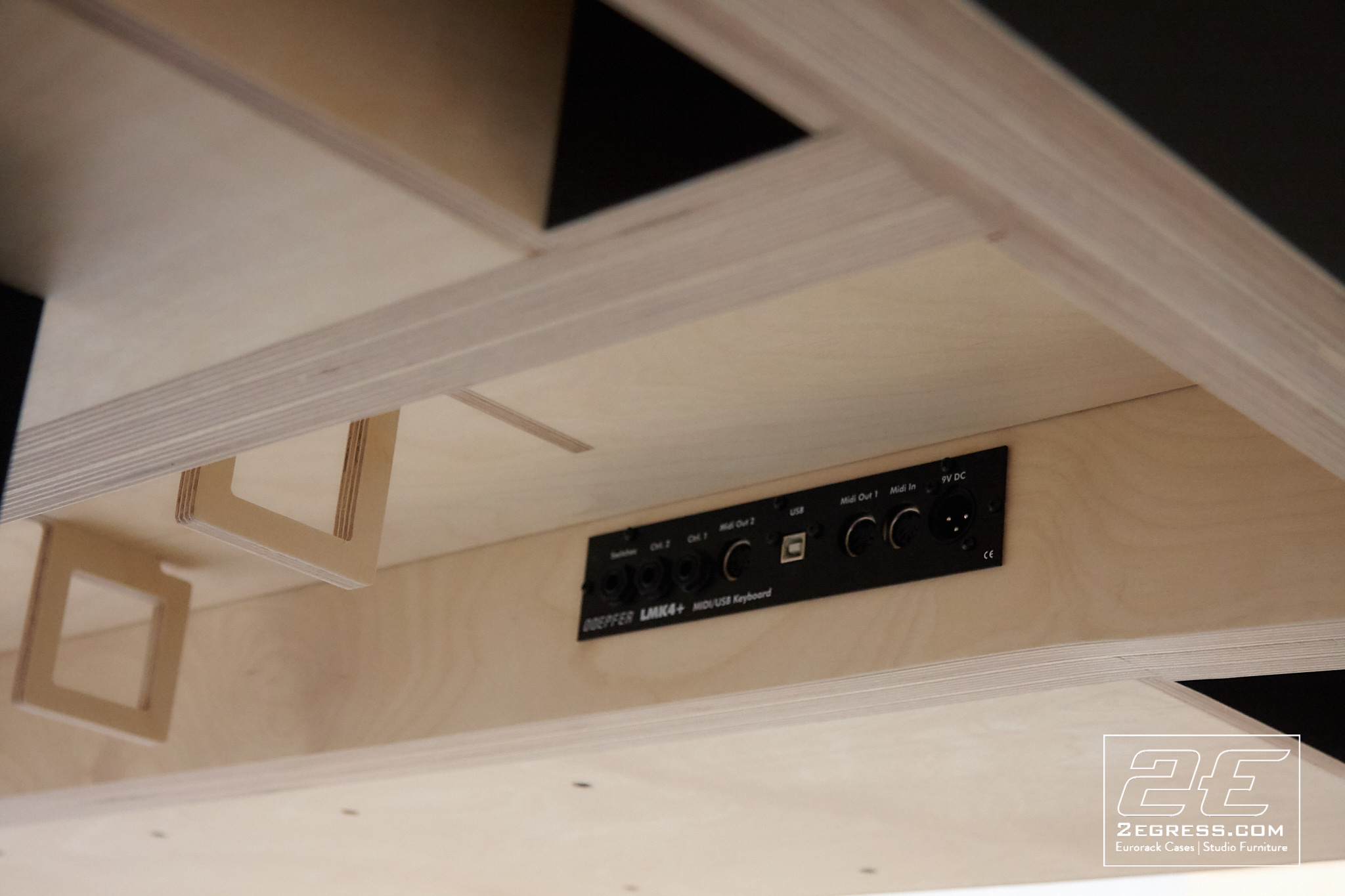 Studio desk doepfer lmk4+ 2Egress