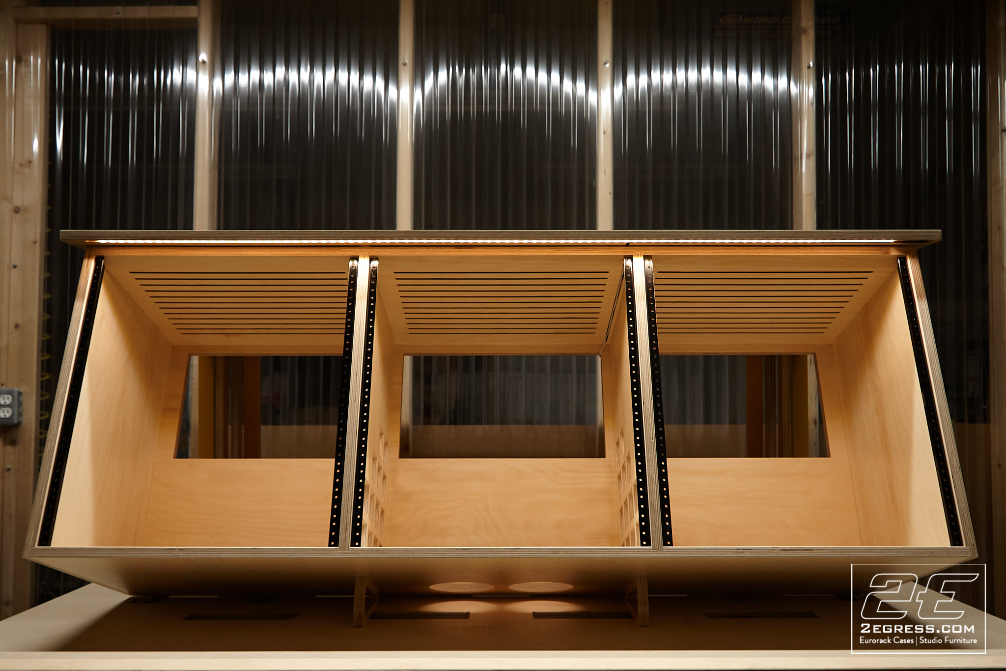 studio rack 2egress stinger