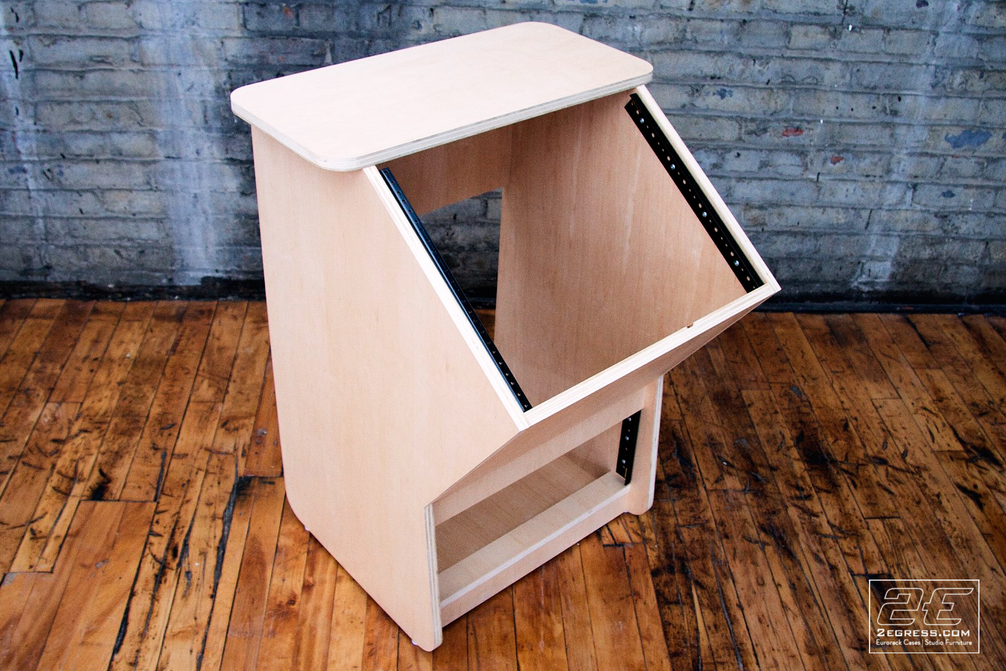 master studio rack 2egress