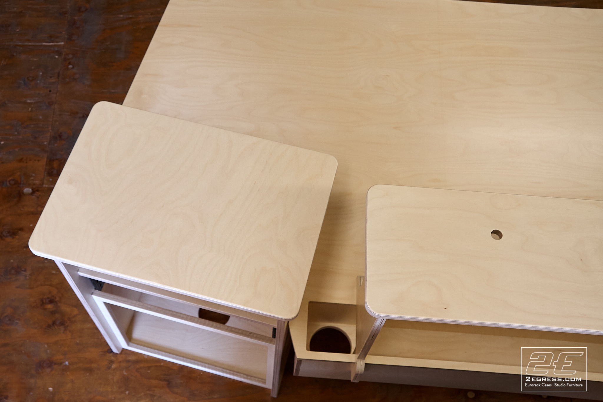 studio desk yamaha dm2000 2egress